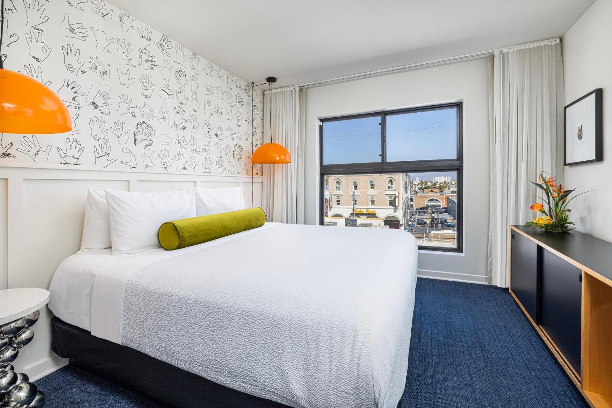 Suite mit Kingsize-Bett und teilweisem Meerblick